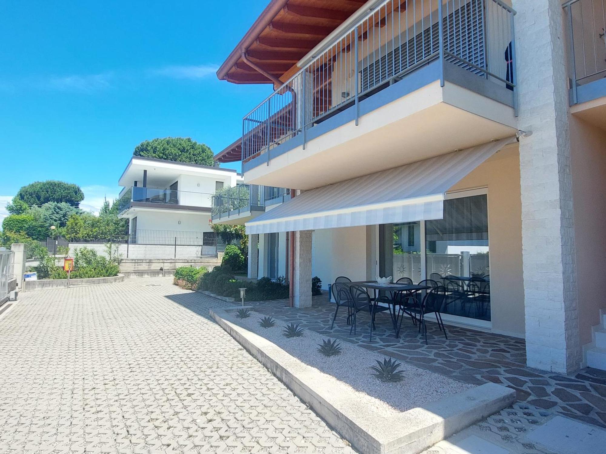 APARTMENTS BREZZA DI LAGO - Regarda Travel Lazise Exterior foto